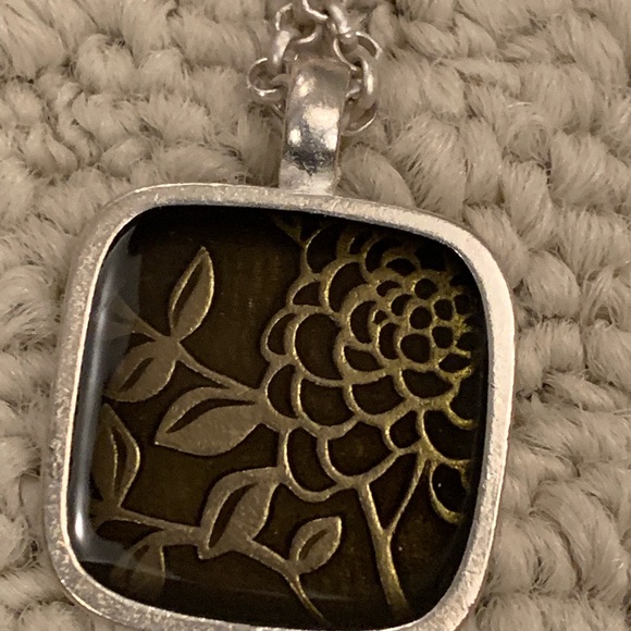 Foxy Originals dual necklace (1 side is chocolate brown, other side is blue) - Picture 2 of 3